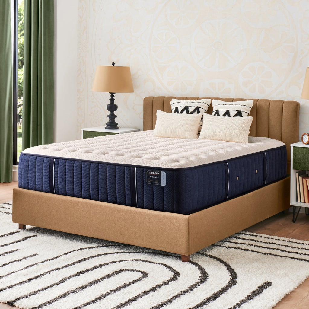 Kirkland Signature by Stearns & Foster Lakeridge 14 in. Firm Tight Top Mattress image 1